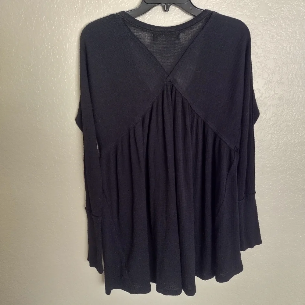Free People we the free Citrine Textured Cotton Blend Top Black Sz M